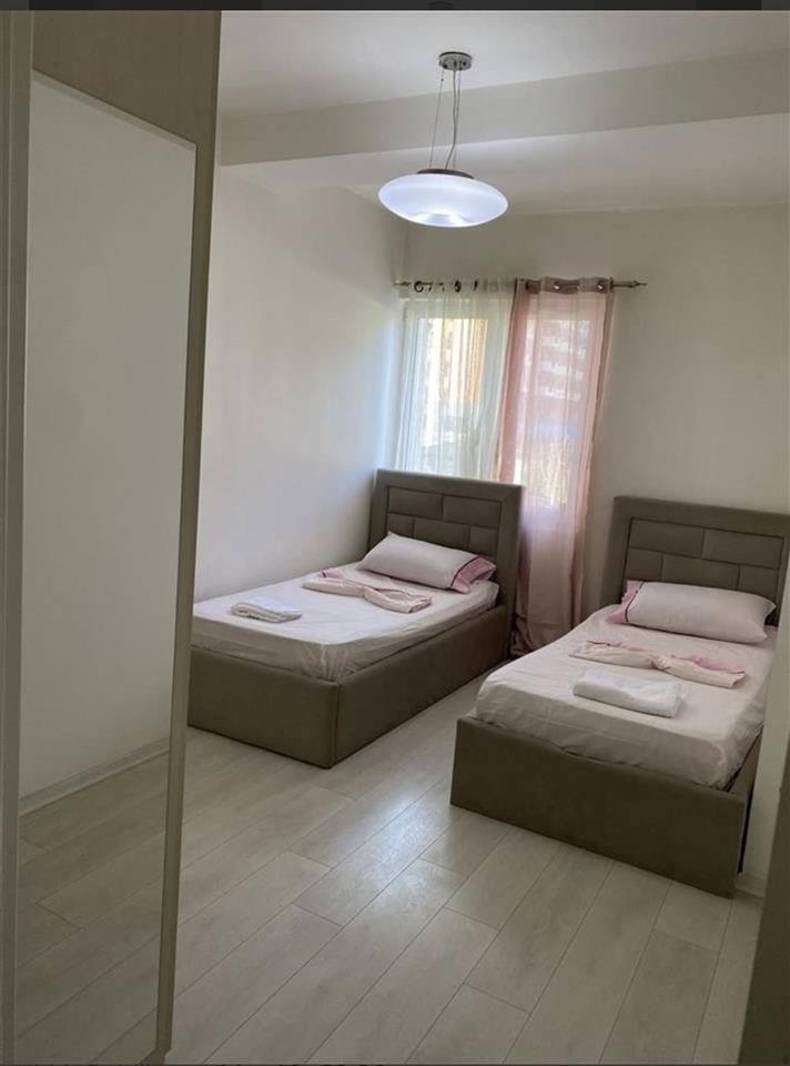 Apartament 2+1 me Qera (Nisheraku)