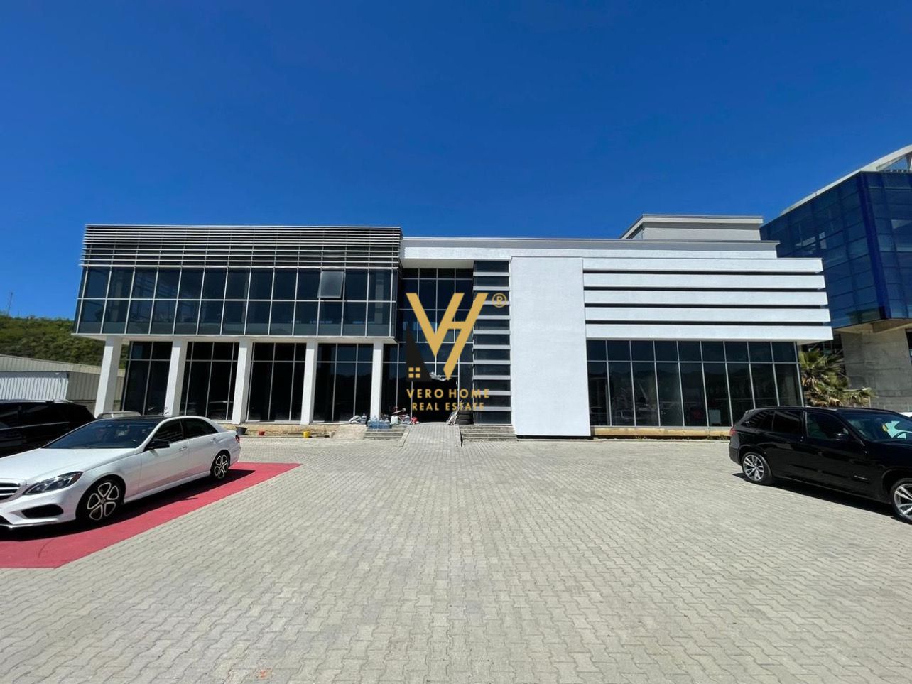 SHOWROOM NE MARIKAJ 3.000.000 EURO