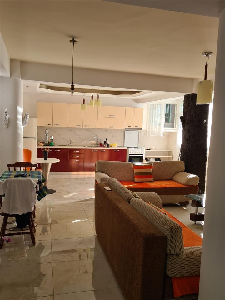 Apartament me qera