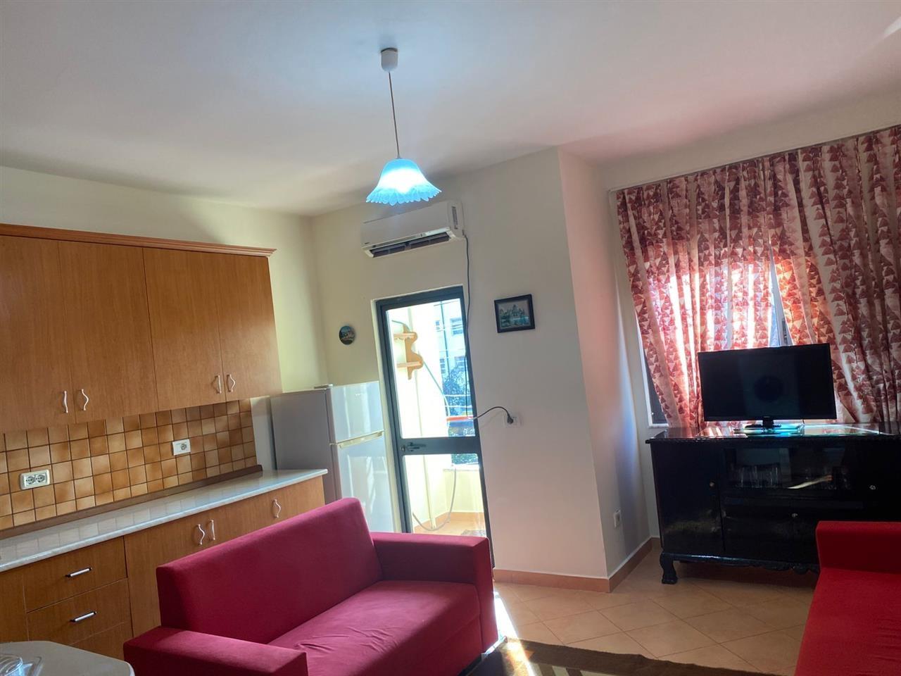 Jepet me qira Apartament 1+1 ne Rrugen Metush Luli Tirane