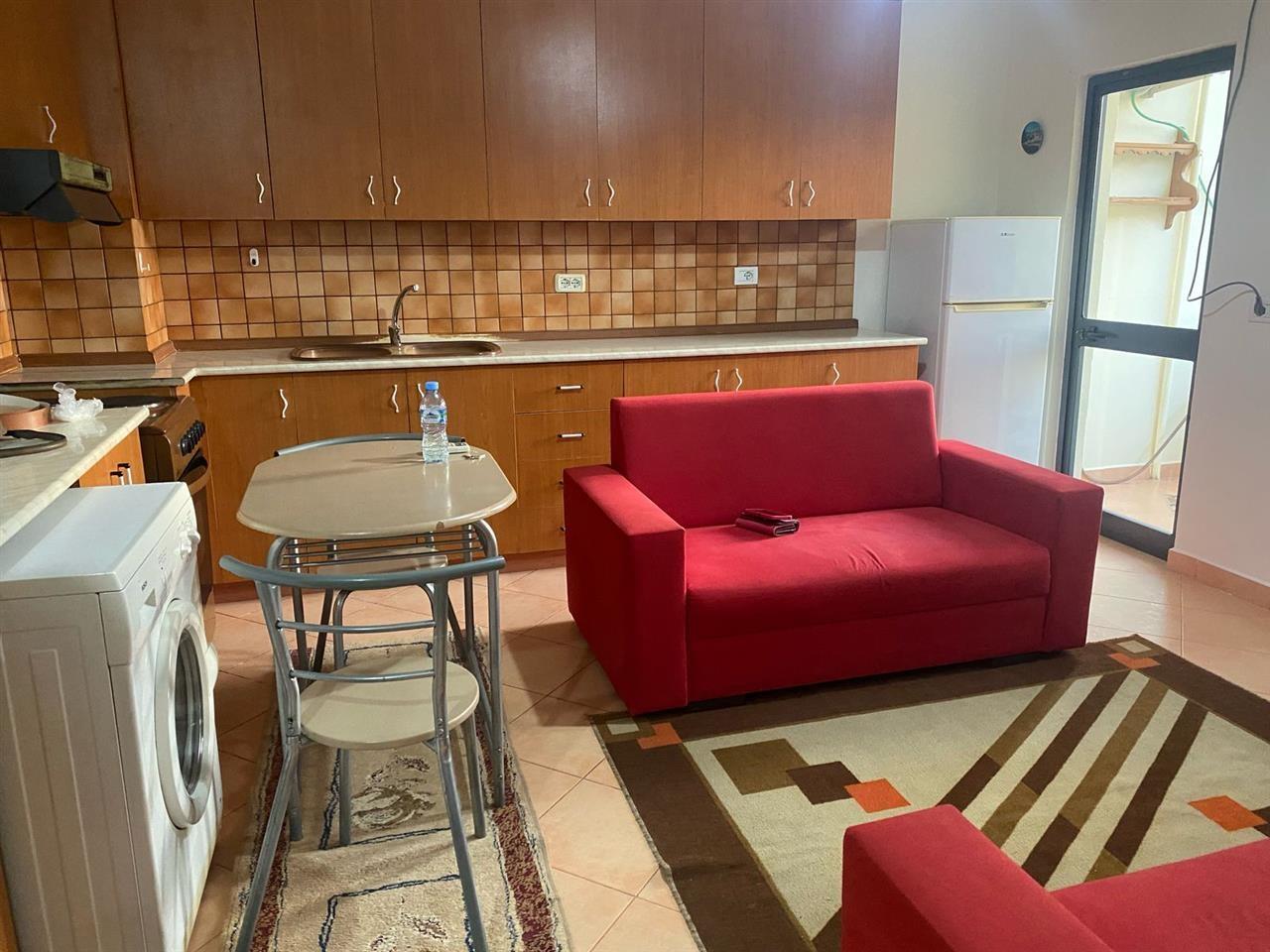 Jepet me qira Apartament 1+1 ne Rrugen Metush Luli Tirane