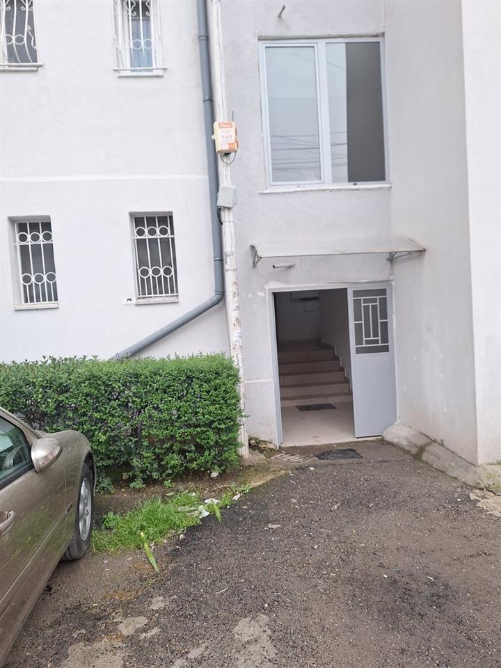 Shitet apartament 2+1 prane optikes roma