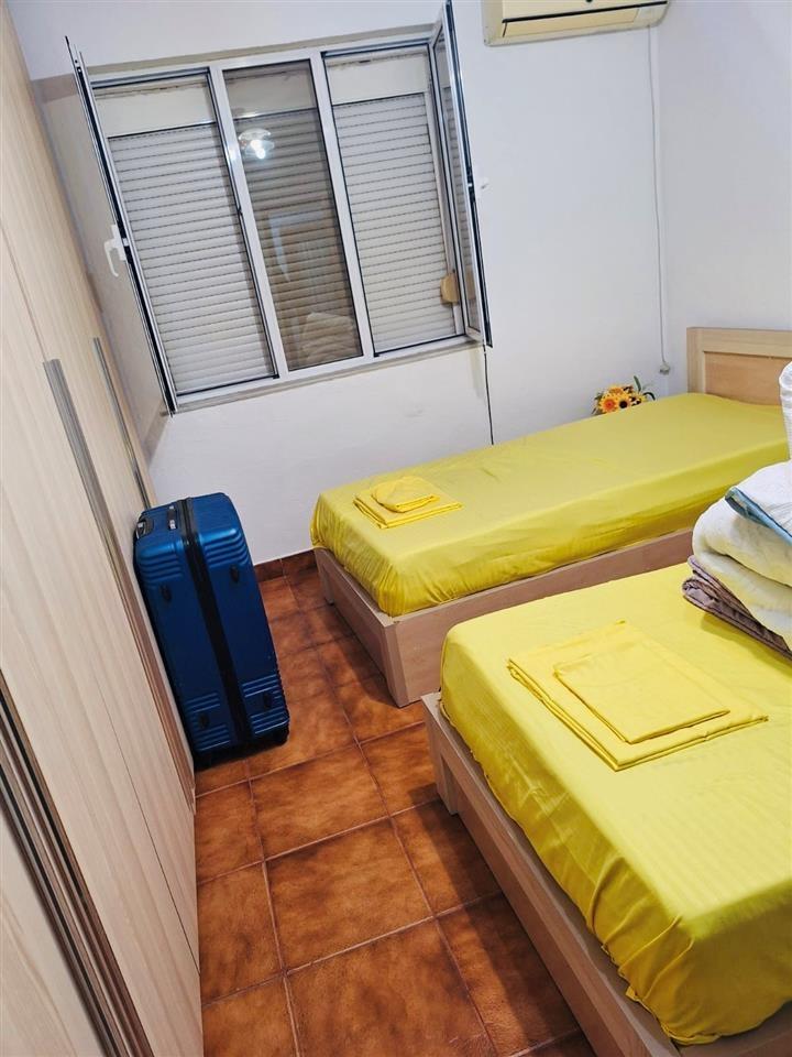 Shitet apartament 2+1 prane optikes roma