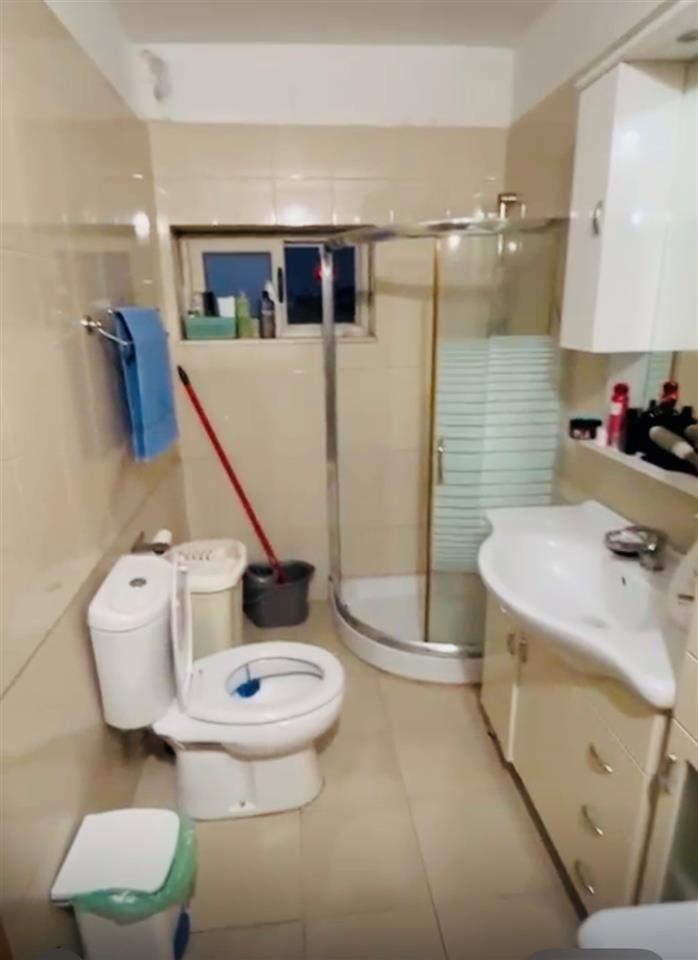 Shitet apartament 2+1 prane optikes roma