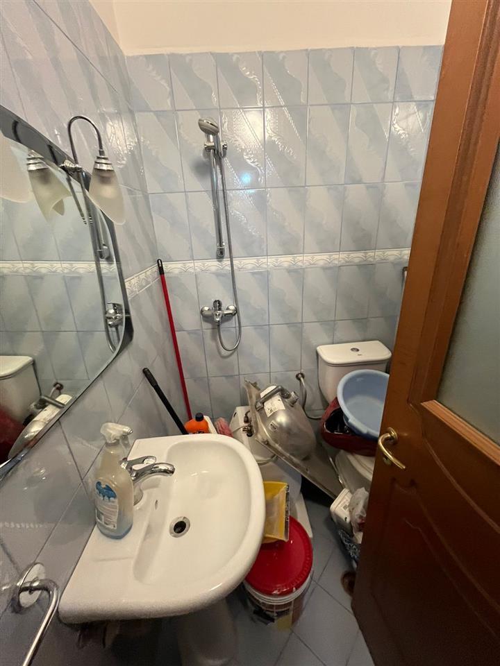 Shitet apartament 2+1+2 Vlore!