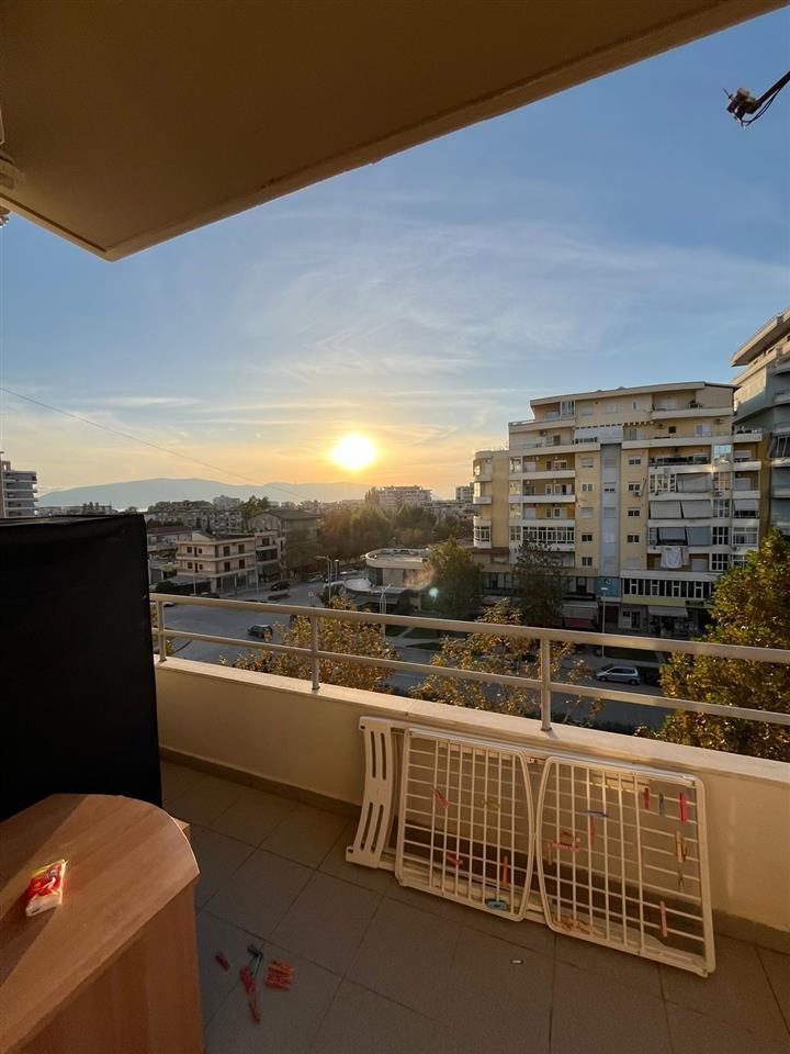 Shitet apartament 2+1+2 Vlore!