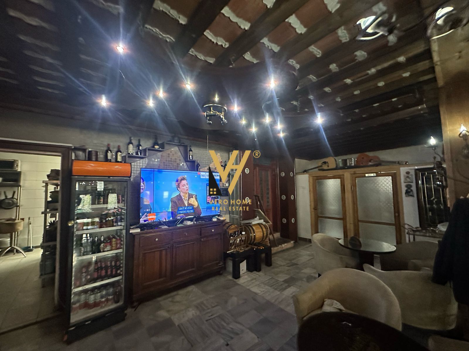 RESTORANT TE RRETHI SHKOZES 3.000 EURO