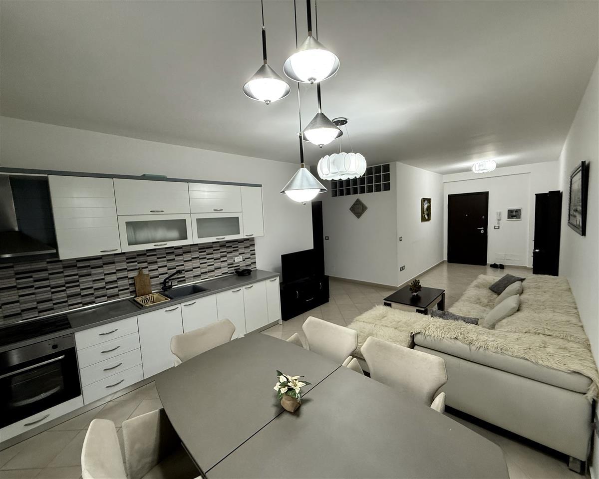 Shitet Apartament 2+1 ne Vlore