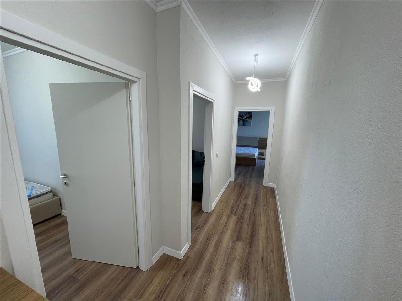 Shitet Apartament 2+1 plazh