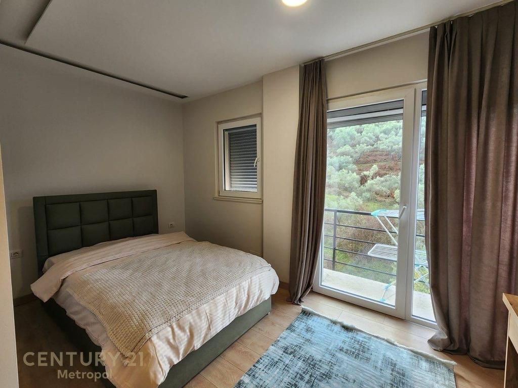 Apartament me qira 3+1+2