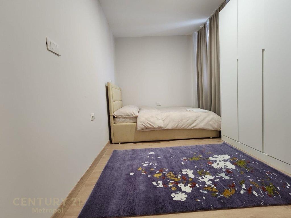 Apartament me qira 3+1+2