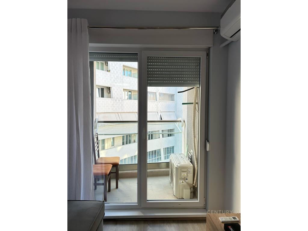 APARTAMENT 2+1 TEK KOMPLEKSI MAGNET, 21 DHJETORI.