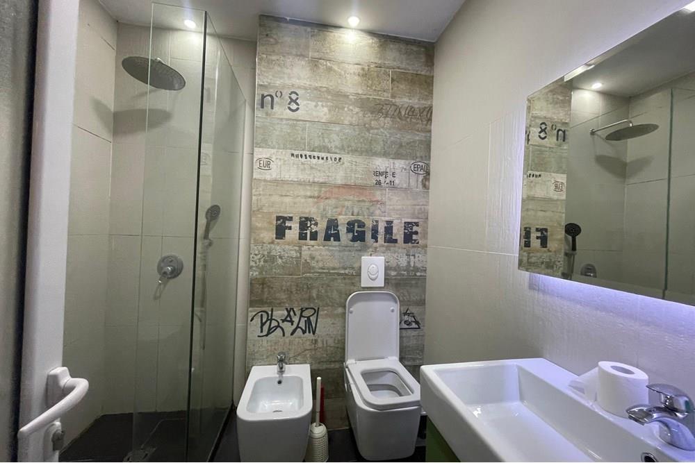 Apartament 2+1+2 me qira te Komuna e Parisit! 650 €