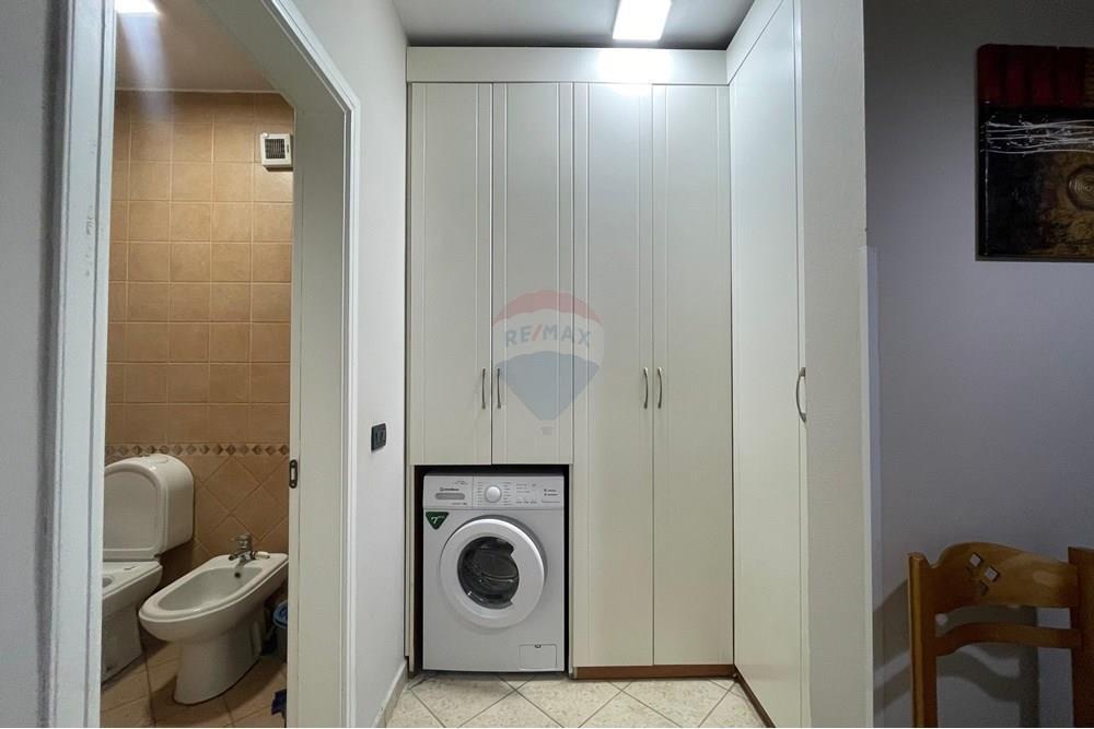 Apartament 2+1+2 me qira te Komuna e Parisit! 650 €