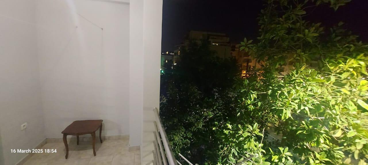 Jepet me qera Apartament 1+1 Komuna Parisit