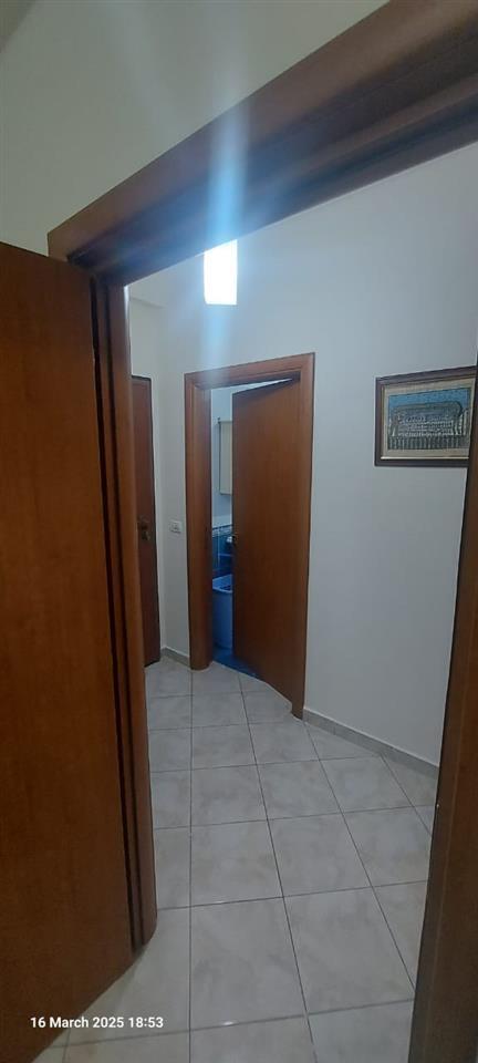 Jepet me qera Apartament 1+1 Komuna Parisit