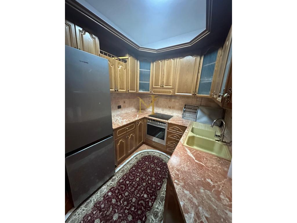 APARTAMENT 2+1 PER QERA PRANE SHKOLLES BAJRAM CURRI , PLAZH