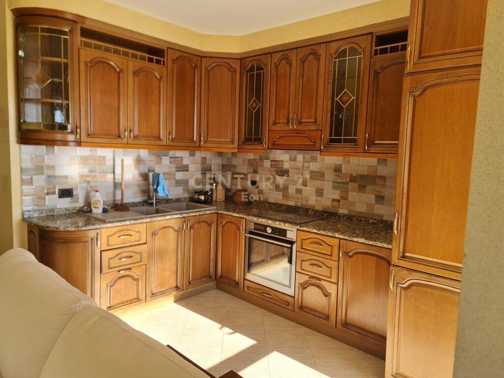 SHITET APARTAMENT 2+1+2 NE DURRES PAMJE DETI!