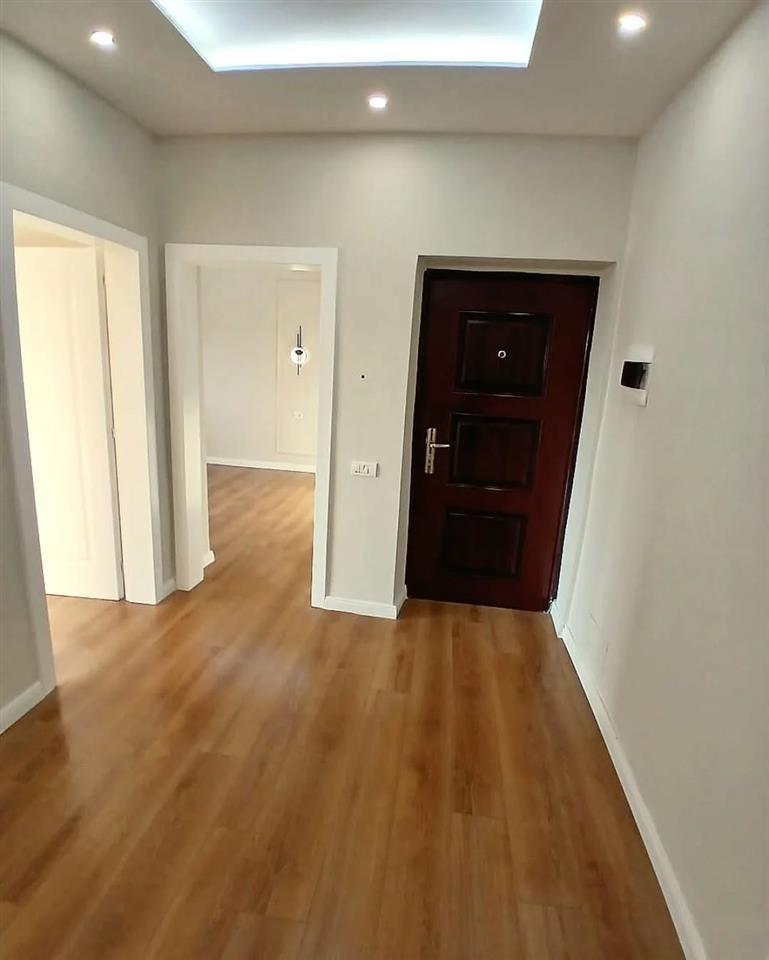 Kavaje,apartament 2+1 me planimetri super,50 m nga qendra.