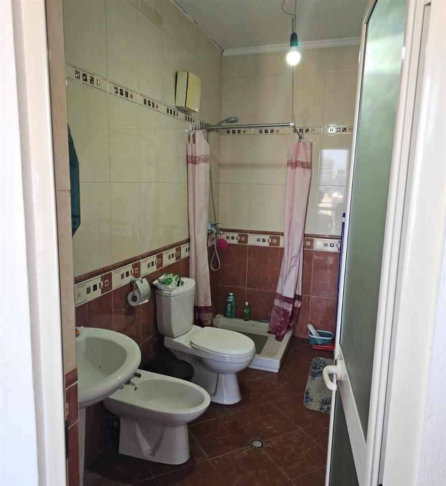 Apartament 2+1 me qera afer qendres