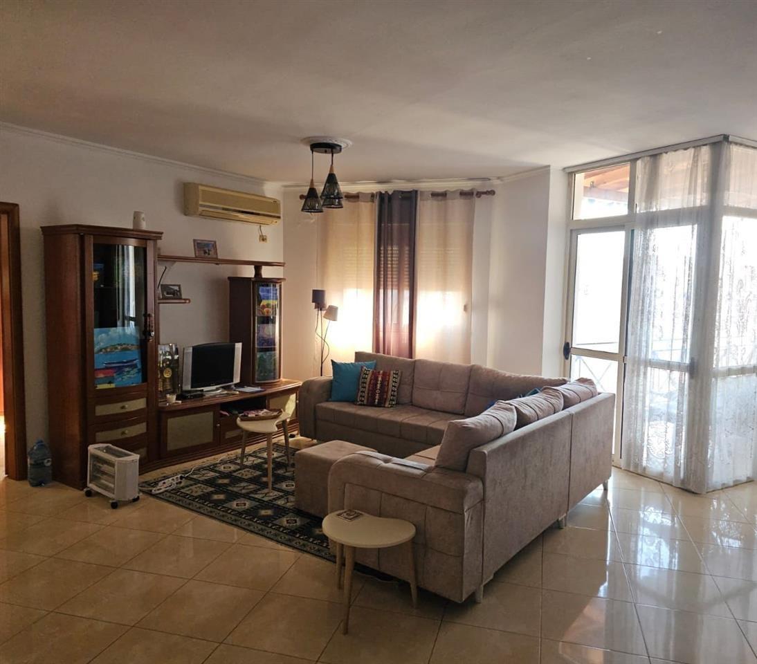Apartament 2+1 me qera afer qendres