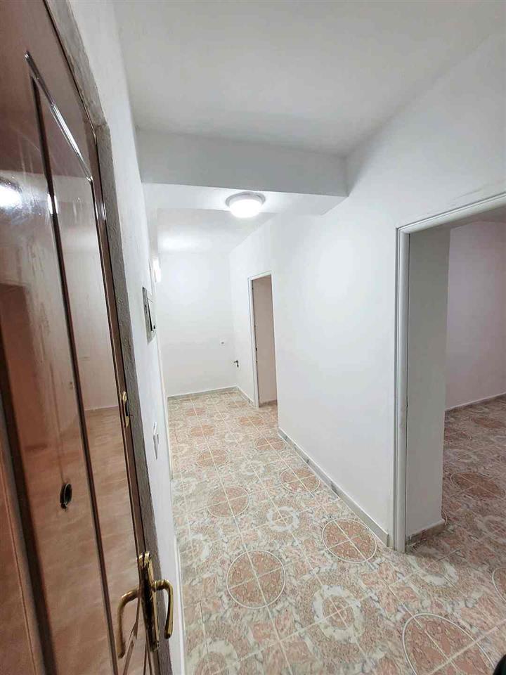 APARTAMENT ish Tregu i Orizit jepet me Qera