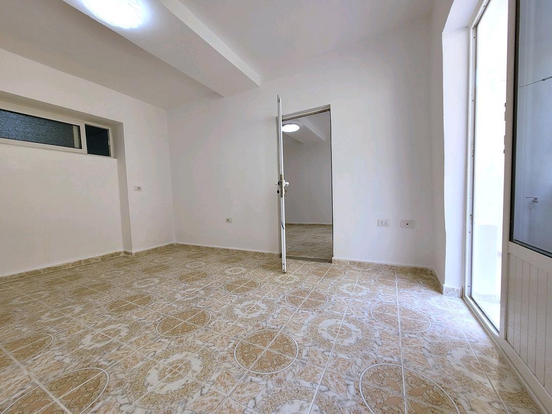 APARTAMENT ish Tregu i Orizit jepet me Qera
