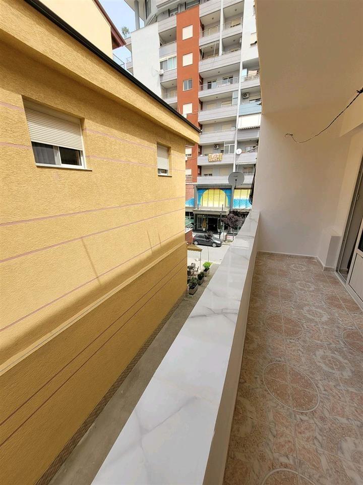 APARTAMENT ish Tregu i Orizit jepet me Qera