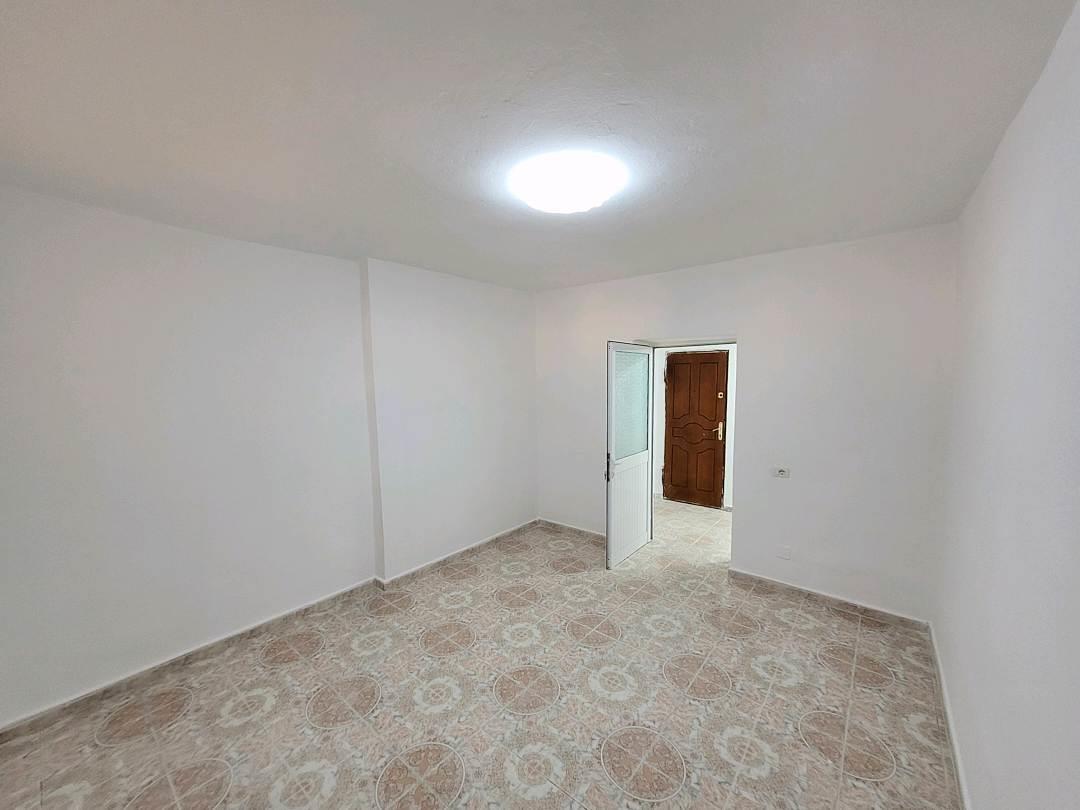 APARTAMENT ish Tregu i Orizit jepet me Qera