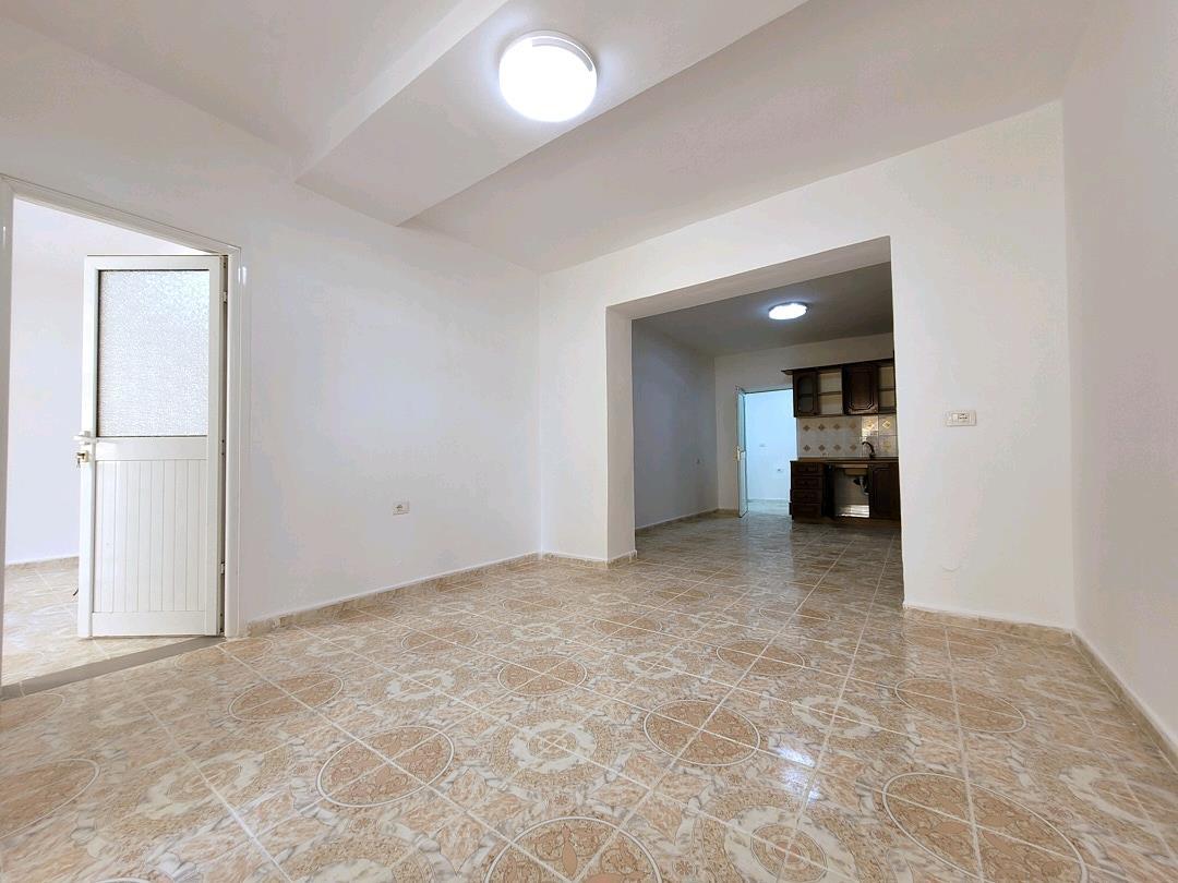 APARTAMENT ish Tregu i Orizit jepet me Qera