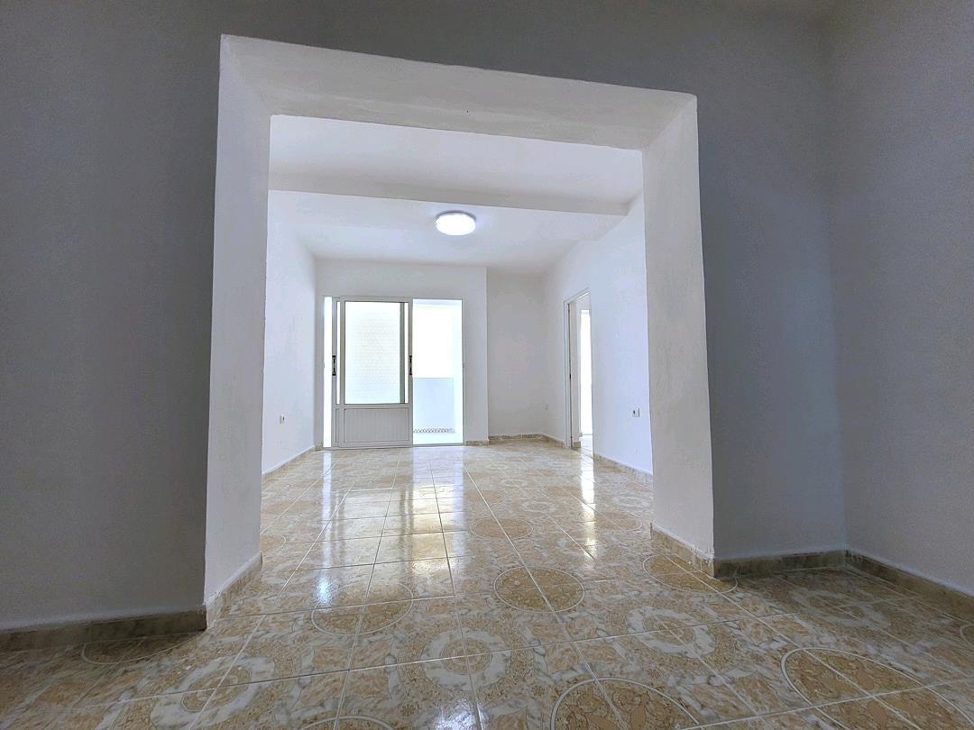 APARTAMENT ish Tregu i Orizit jepet me Qera