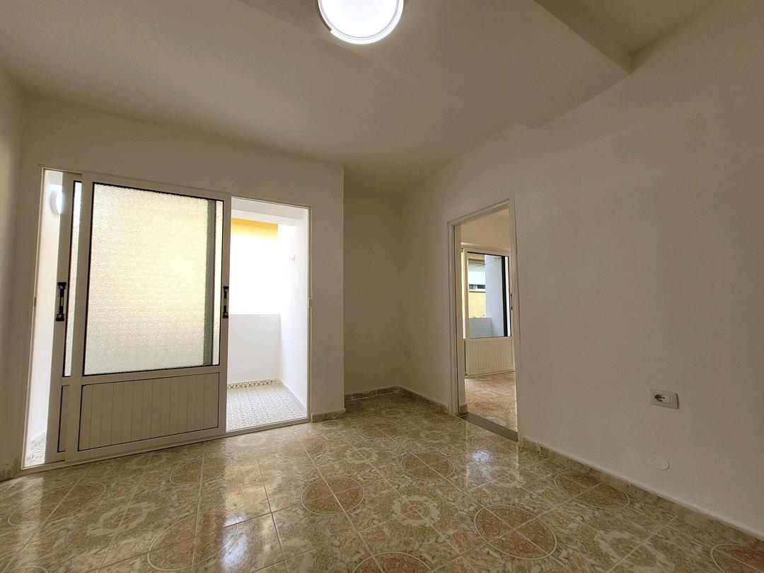 APARTAMENT ish Tregu i Orizit jepet me Qera