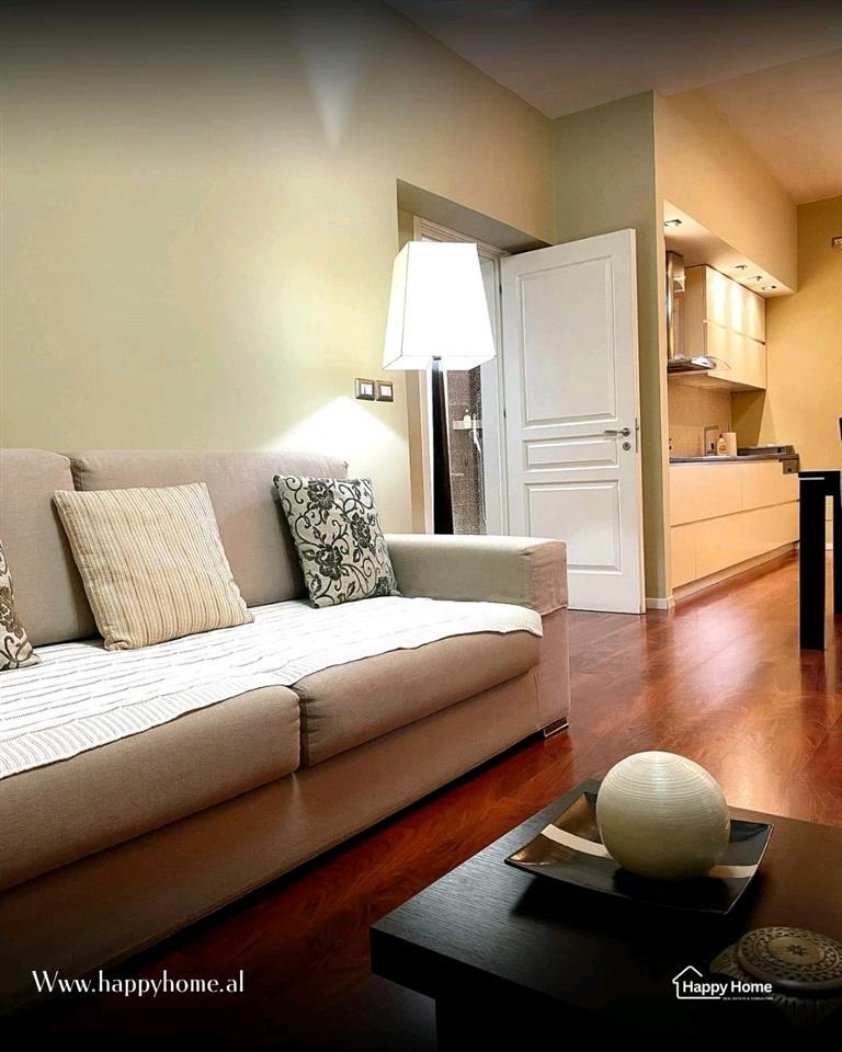 Apaetament me qera prane bllokut