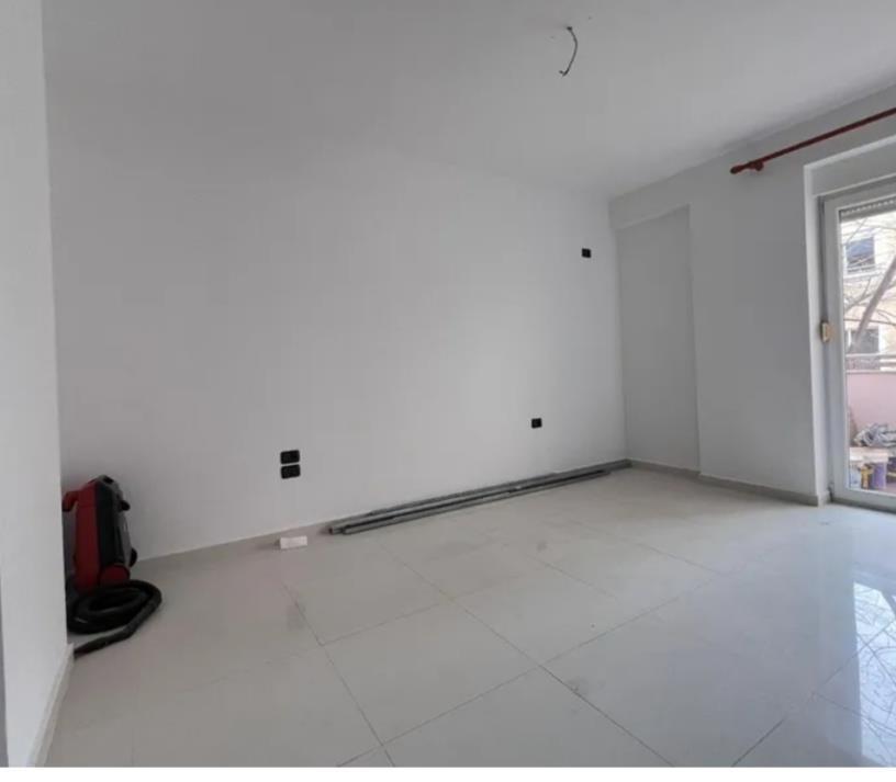 Jepet apartament me qera per biznes ne Tirane te re.