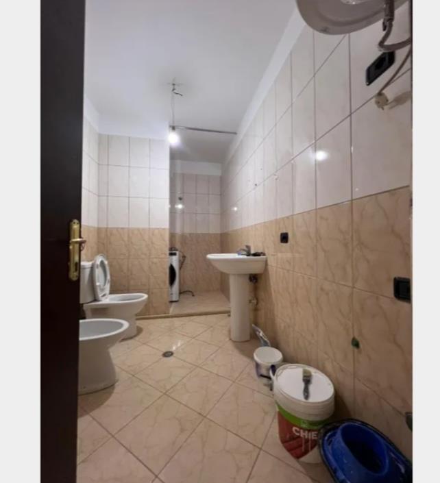 Jepet apartament me qera per biznes ne Tirane te re.
