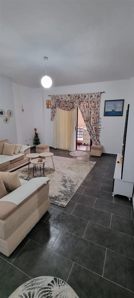 Hyrje e Mobiluar 350 Mije leke muaj