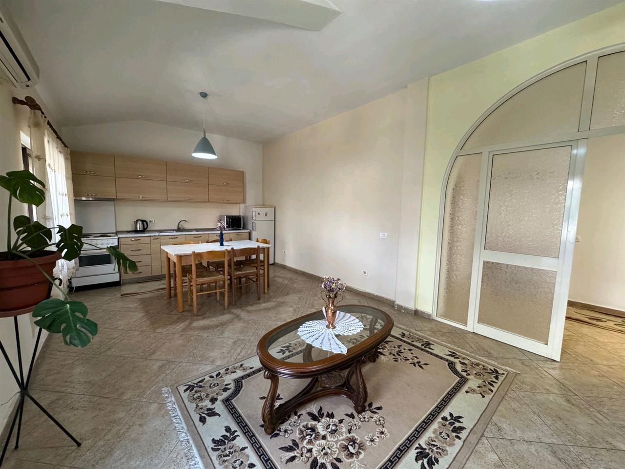 Jepet me qera apartamenti 3+1+2,komuna e parisit