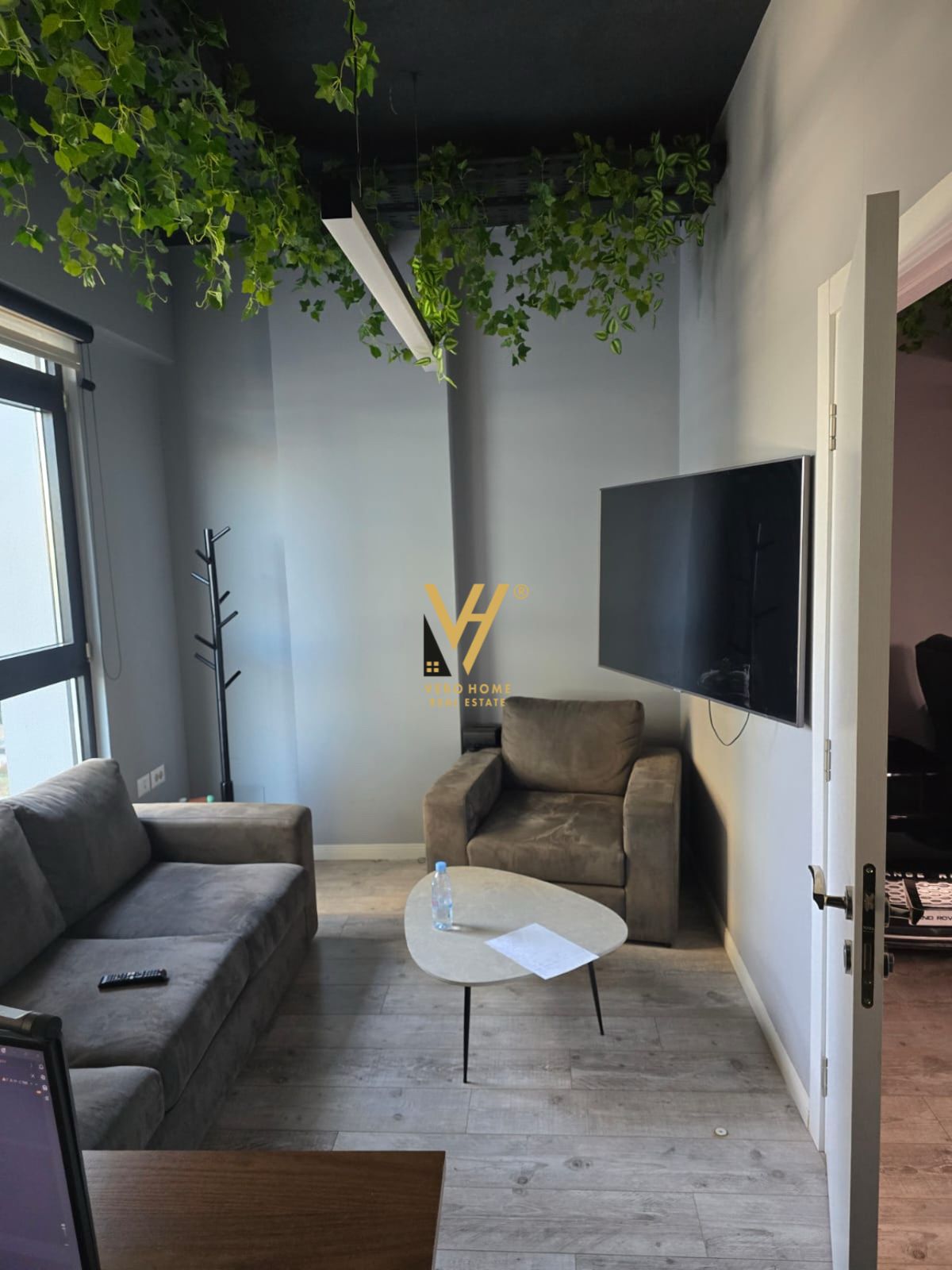 AMBIENT 108 M2 ME QERA TE SQUARE 21 1.700 EURO