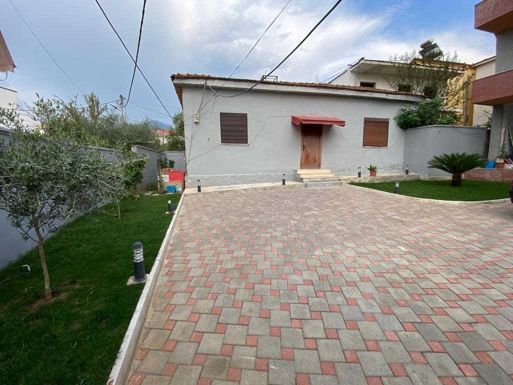 vile 3 kate dhe shtepi private me 1 kate,kodra priftit