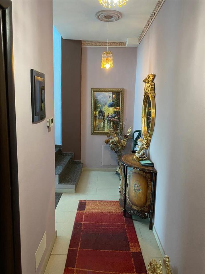 vile 3 kate dhe shtepi private me 1 kate,kodra priftit