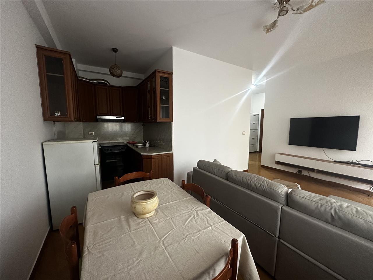 Apartament 1+1+Post parkimi me Qira – Komuna e Parisit