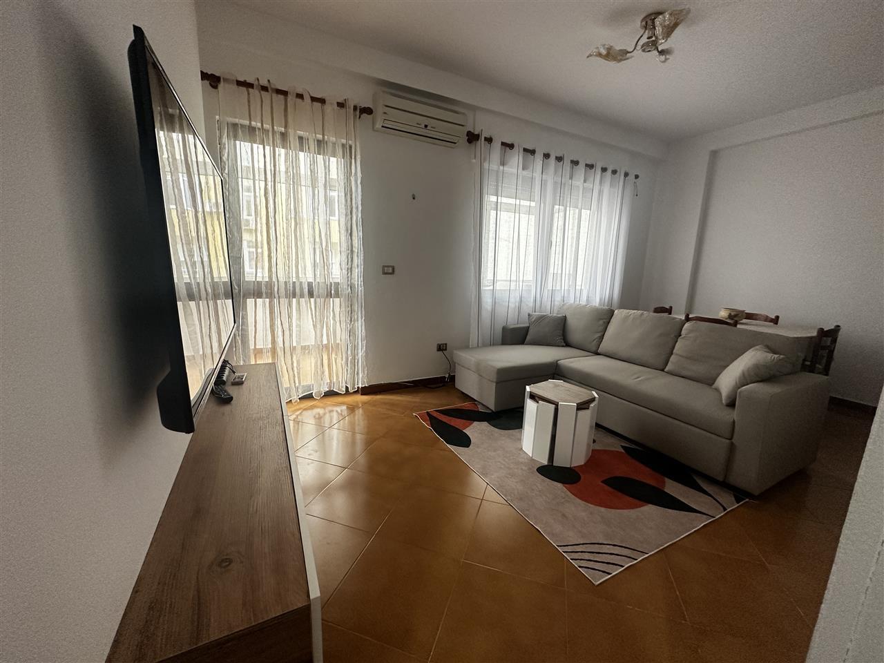 Apartament 1+1+Post parkimi me Qira – Komuna e Parisit