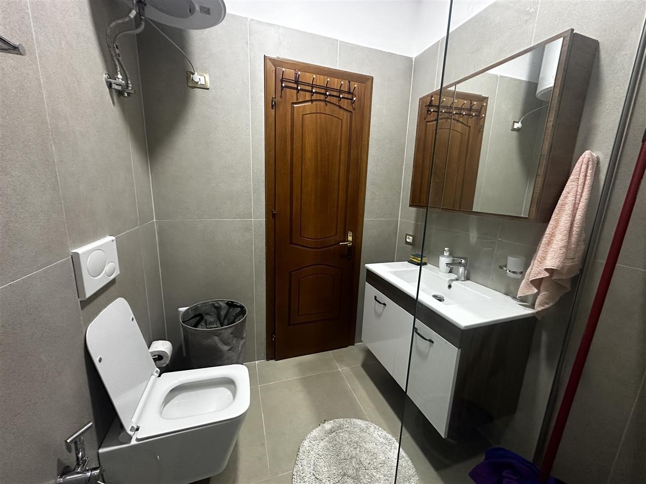Apartament 1+1+Post parkimi me Qira – Komuna e Parisit