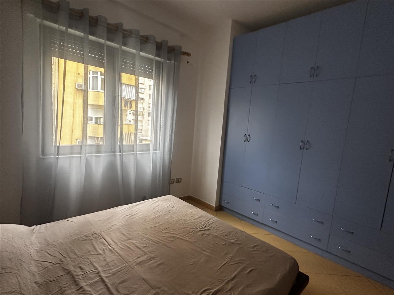 Apartament 1+1+Post parkimi me Qira – Komuna e Parisit