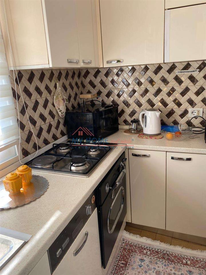 Apartament 2+1 me qera Qender Tirane
