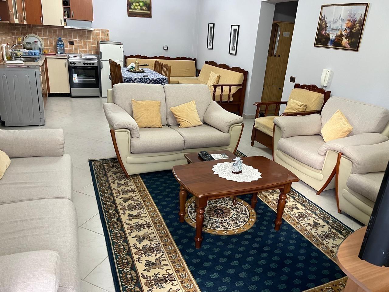 Apartament 2+1 me Qera Rr.Kavajes