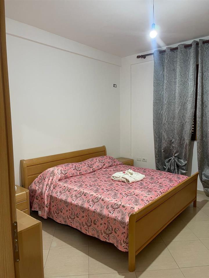 Jepet me qera apartament ne Selite