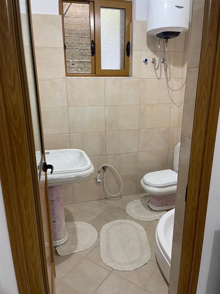 Jepet me qera apartament ne Selite