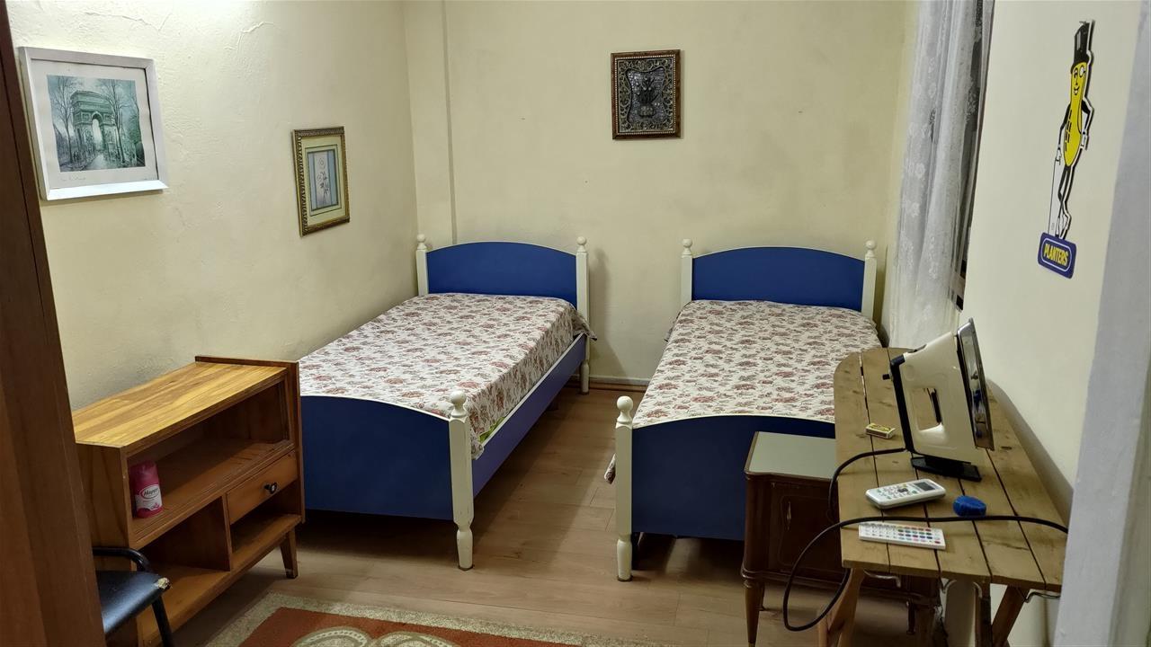 Garsoniere me qera, prane rruges Mine Peza