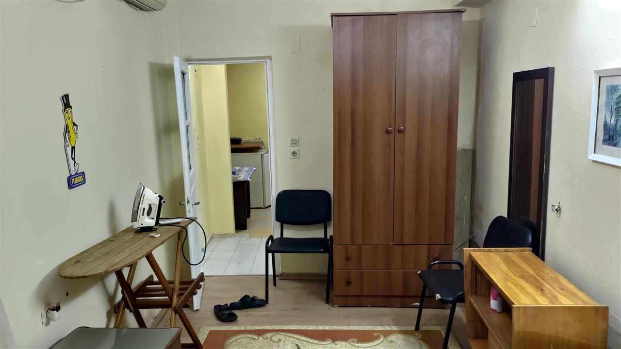 Garsoniere me qera, prane rruges Mine Peza